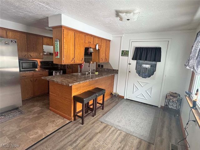 9490 State Route 212 NE, Bolivar, OH 44612