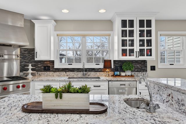 3909 Forest Avenue, Downers Grove, IL 60515