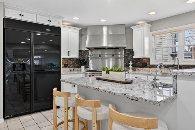 3909 Forest Avenue, Downers Grove, IL 60515