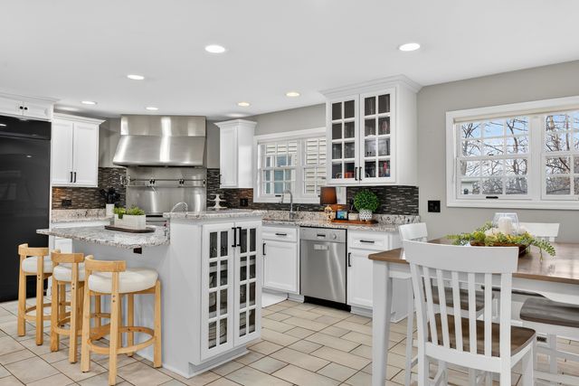 3909 Forest Avenue, Downers Grove, IL 60515