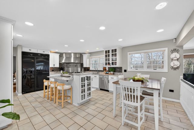 3909 Forest Avenue, Downers Grove, IL 60515