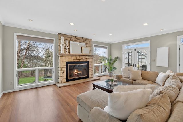 3909 Forest Avenue, Downers Grove, IL 60515