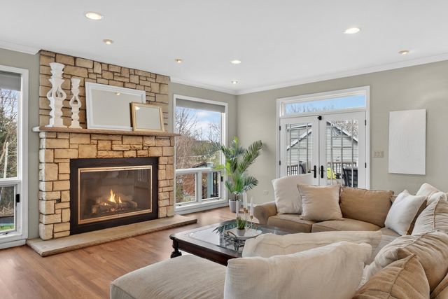 3909 Forest Avenue, Downers Grove, IL 60515