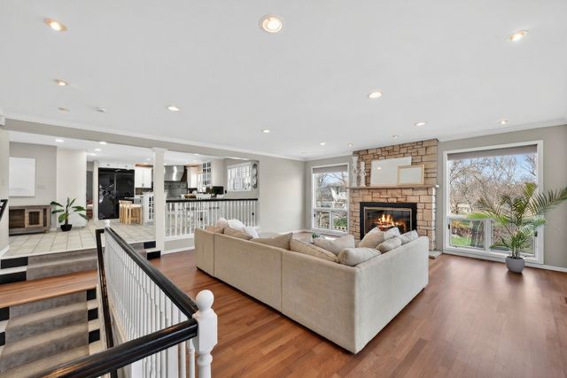 3909 Forest Avenue, Downers Grove, IL 60515