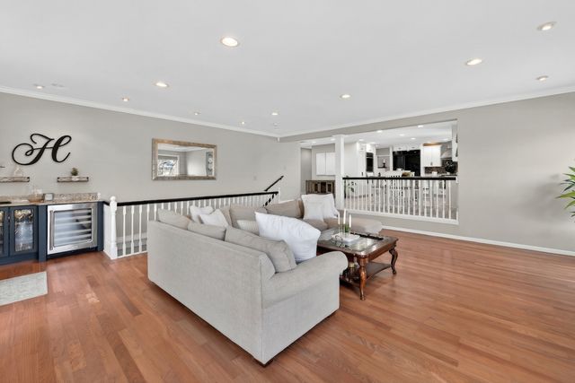 3909 Forest Avenue, Downers Grove, IL 60515