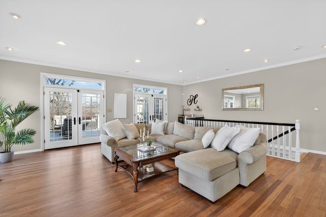 3909 Forest Avenue, Downers Grove, IL 60515