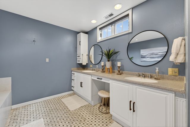 3909 Forest Avenue, Downers Grove, IL 60515