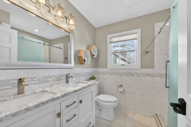 3909 Forest Avenue, Downers Grove, IL 60515