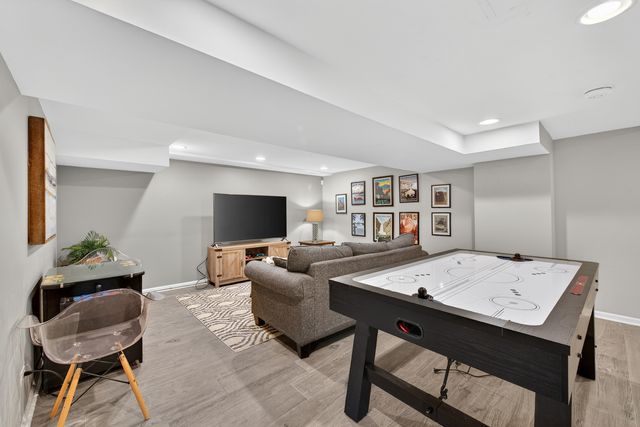 3909 Forest Avenue, Downers Grove, IL 60515