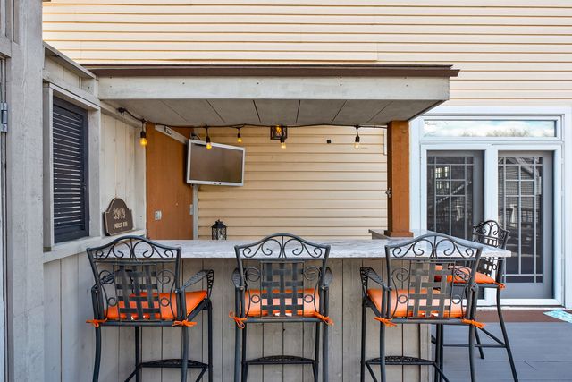 3909 Forest Avenue, Downers Grove, IL 60515