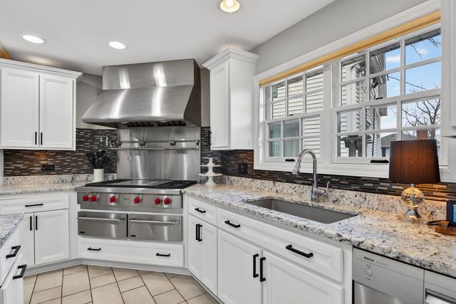 3909 Forest Avenue, Downers Grove, IL 60515