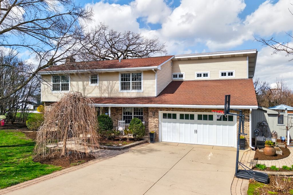3909 Forest Avenue, Downers Grove, IL 60515