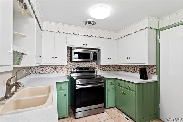 3 Hazel Court, Orchard Park, NY 14224