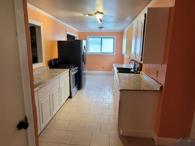 231 CR 1135 Oak Hollow Dr., Daingerfield, TX 75638