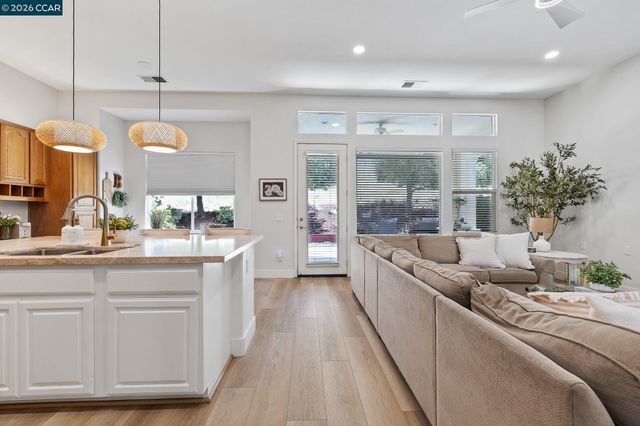346 Gladstone Dr, Brentwood, CA 94513