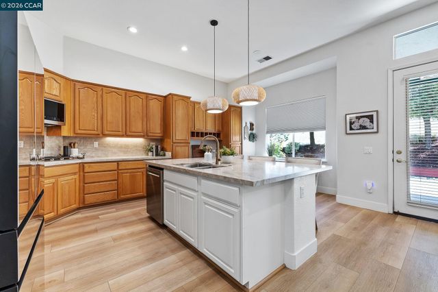 346 Gladstone Dr, Brentwood, CA 94513