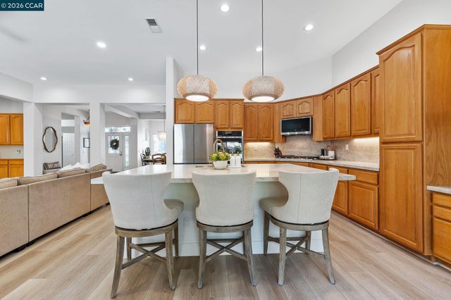 346 Gladstone Dr, Brentwood, CA 94513
