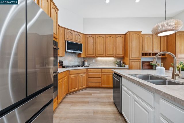 346 Gladstone Dr, Brentwood, CA 94513