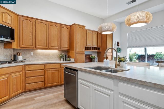 346 Gladstone Dr, Brentwood, CA 94513