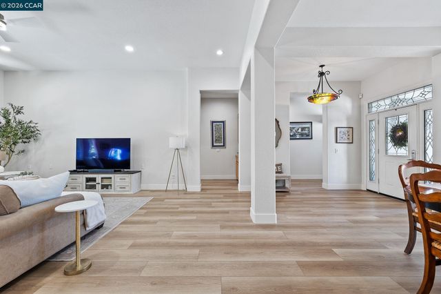 346 Gladstone Dr, Brentwood, CA 94513