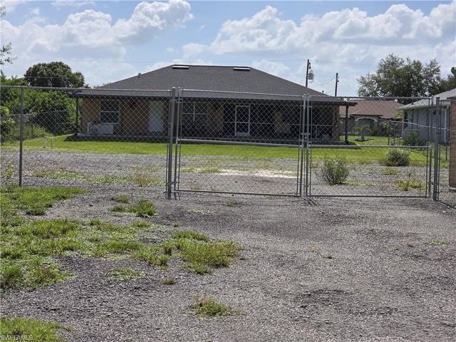 1816 Tomaso AVE, Lehigh Acres, FL 33972