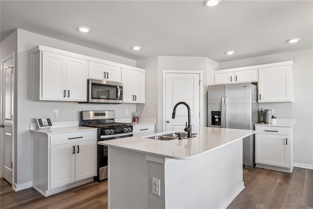 7114 Harlan Eddy Drive SW, Cedar Rapids, IA 52404