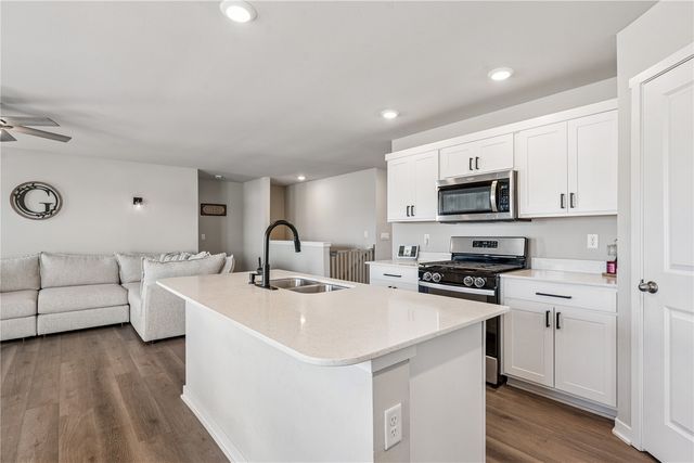 7114 Harlan Eddy Drive SW, Cedar Rapids, IA 52404