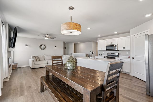 7114 Harlan Eddy Drive SW, Cedar Rapids, IA 52404