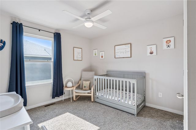 7114 Harlan Eddy Drive SW, Cedar Rapids, IA 52404