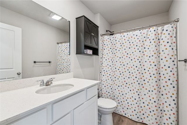 7114 Harlan Eddy Drive SW, Cedar Rapids, IA 52404