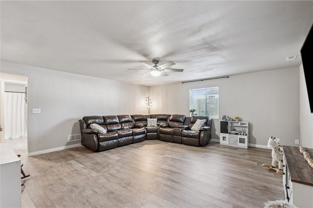 7114 Harlan Eddy Drive SW, Cedar Rapids, IA 52404