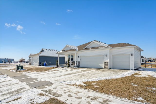 7114 Harlan Eddy Drive SW, Cedar Rapids, IA 52404