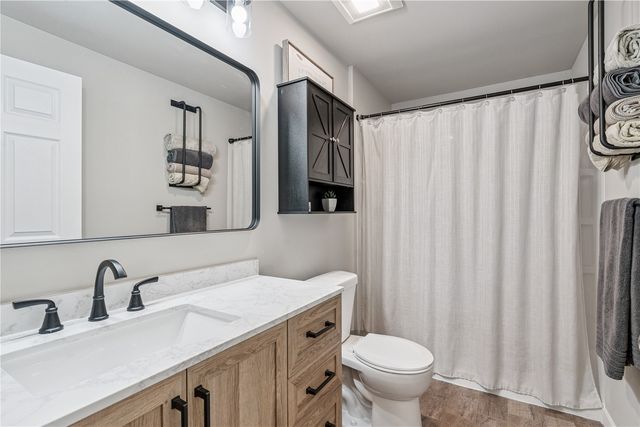 7114 Harlan Eddy Drive SW, Cedar Rapids, IA 52404