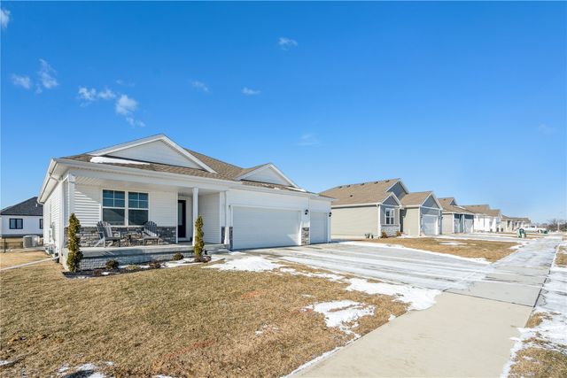 7114 Harlan Eddy Drive SW, Cedar Rapids, IA 52404