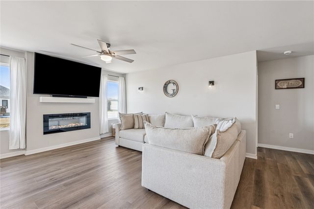 7114 Harlan Eddy Drive SW, Cedar Rapids, IA 52404