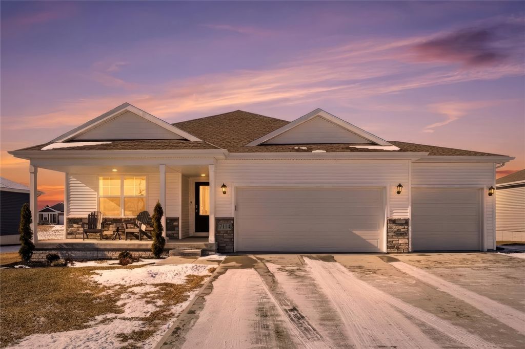 7114 Harlan Eddy Drive SW, Cedar Rapids, IA 52404