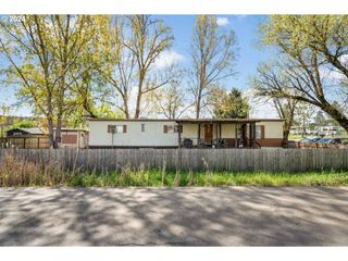 4903 MELODY Ln, Roseburg, OR 97471