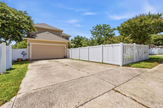 601 Brazos Bend DR, Cedar Park, TX 78613