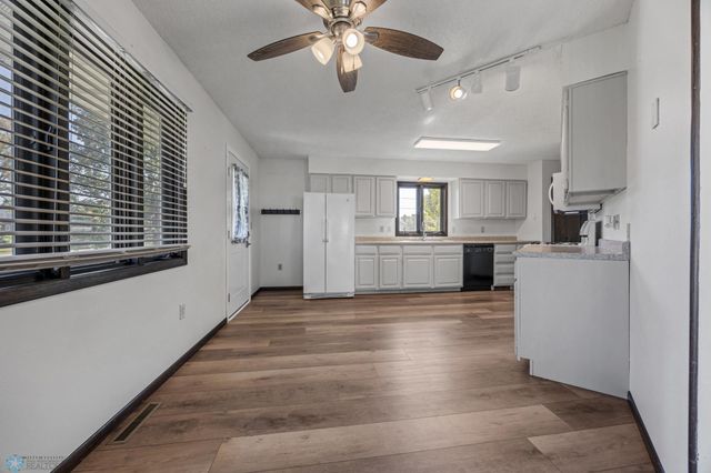 161 2nd Avenue S, Casselton, ND 58012