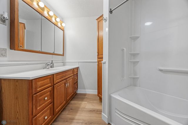 161 2nd Avenue S, Casselton, ND 58012