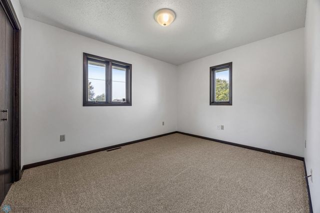 161 2nd Avenue S, Casselton, ND 58012