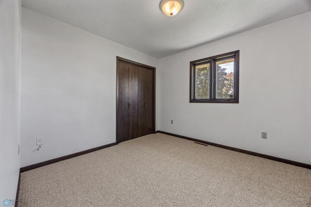 161 2nd Avenue S, Casselton, ND 58012