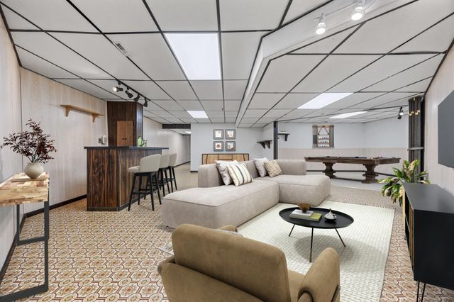 161 2nd Avenue S, Casselton, ND 58012