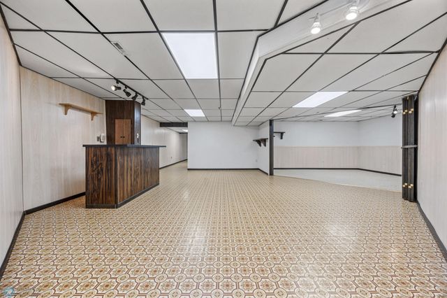 161 2nd Avenue S, Casselton, ND 58012