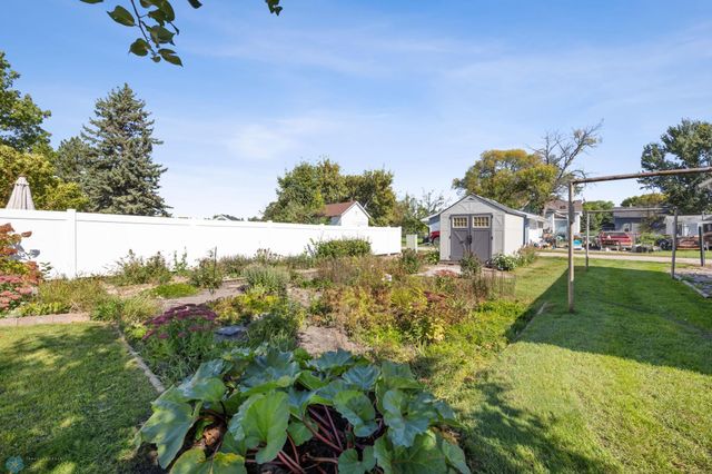 161 2nd Avenue S, Casselton, ND 58012