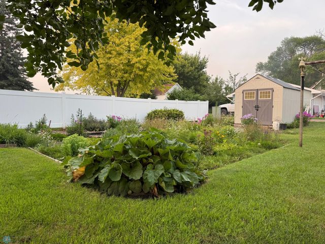 161 2nd Avenue S, Casselton, ND 58012