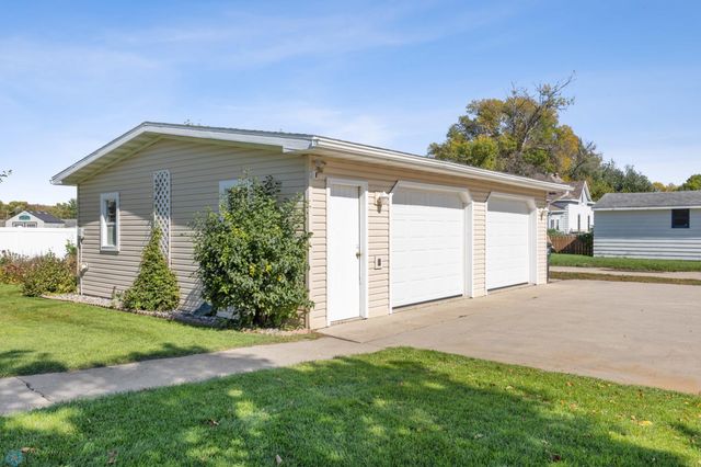 161 2nd Avenue S, Casselton, ND 58012