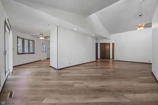 161 2nd Avenue S, Casselton, ND 58012