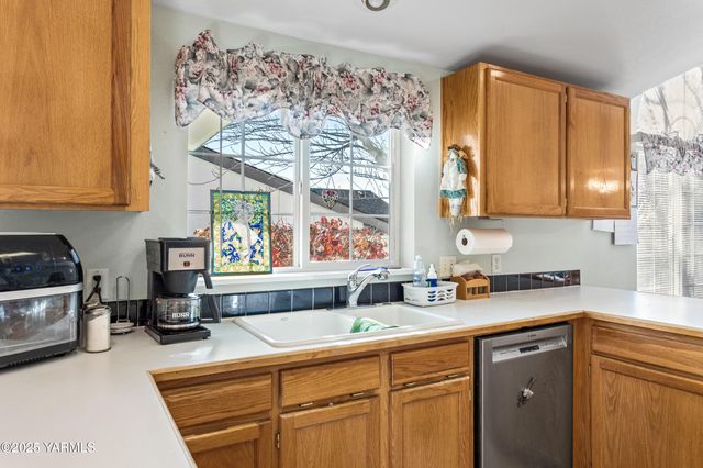 200 Bridle Way Unit 102, Yakima, WA 98901