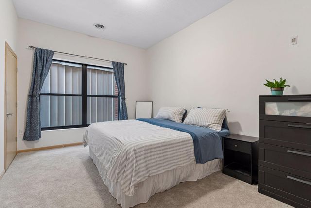 270 4th Street E 203, Saint Paul, MN 55101